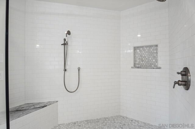 4954 Caminito Vista Lujo, San Diego CA: https://media.crmls.org/mediaz/9de334f1-b484-41a8-9cc6-609eb028e278.jpg