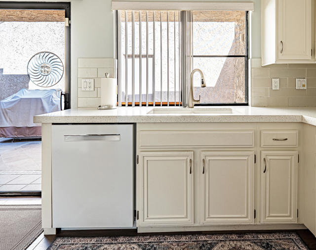 68697 Cll Tortosa, Cathedral City CA: https://media.crmls.org/mediaz/9de33ee2-a59e-4713-8bb9-0c5789a905f1.jpg