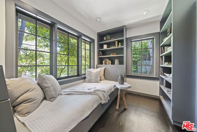 3 Latimer Road, Santa Monica CA: https://media.crmls.org/mediaz/9de3d2bd-8a7c-4d13-934a-caf58d6ee9ca.jpg