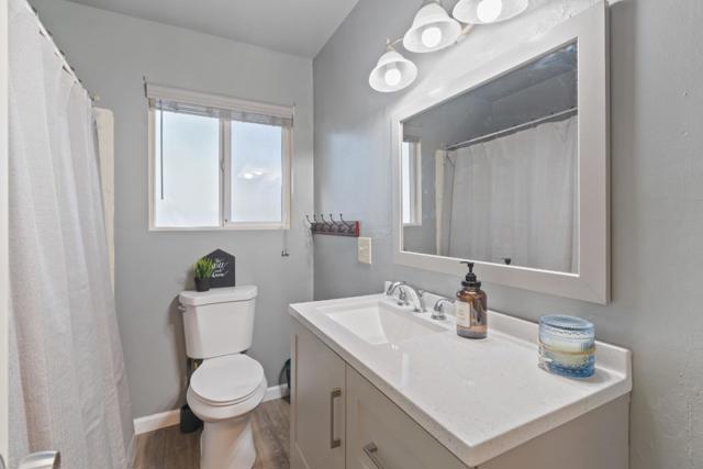 5367 Rosswood Lane, Redding CA: https://media.crmls.org/mediaz/9de3e156-108f-4662-a6ef-05f65efb4da2.jpg