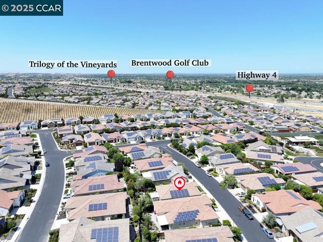 1746 Veneto Ln, Brentwood CA: https://media.crmls.org/mediaz/9de46b59-bd6f-4d70-96fd-acabcada98fe.jpg