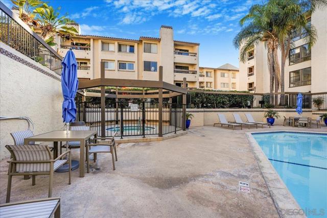 6747 Friars Rd, San Diego, California 92108, 3 Bedrooms Bedrooms, ,2 BathroomsBathrooms,Condominium,For Sale,Friars Rd,240027709SD