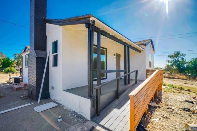 22776 Old Elsinore Road, Perris CA: https://media.crmls.org/mediaz/9de59dfe-fca6-45a1-a092-9664ffdca031.jpg
