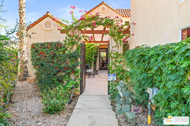 2960 Lantana Court, Palm Springs CA: https://media.crmls.org/mediaz/9de668ec-b938-464f-979c-3128ae707e35.jpg