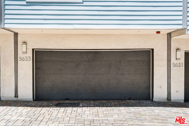 5633 Observation Lane, Los Angeles CA: https://media.crmls.org/mediaz/9de6dea4-0130-47c0-bf4d-1fbf4fe08404.jpg