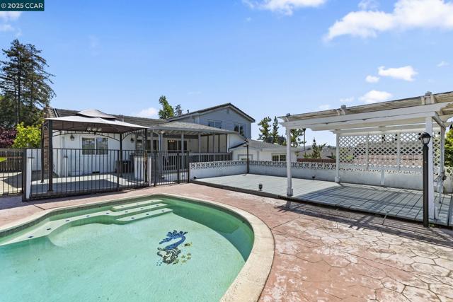 245 Parkview Ter, Vallejo CA: https://media.crmls.org/mediaz/9de72119-fbb2-459b-a817-ce804737779f.jpg