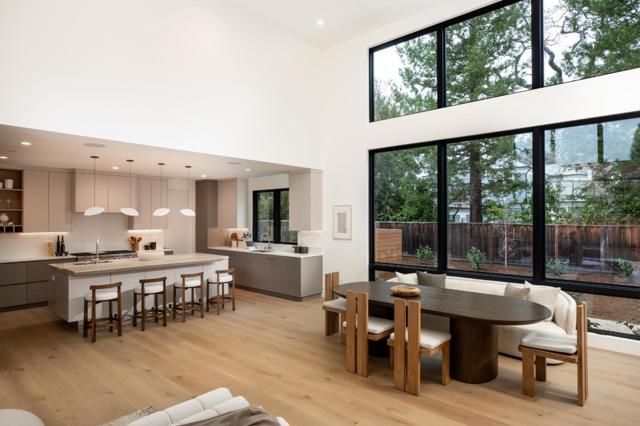 167 Almendral Avenue, Atherton CA: https://media.crmls.org/mediaz/9de77317-4c0c-4402-8770-7155a2370341.jpg