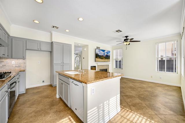 Detail Gallery Image 6 of 39 For 12204 Pepper Tree Ln, Poway,  CA 92064 - 4 Beds | 2/1 Baths