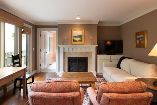 1238 Padre Lane, Pebble Beach CA: https://media.crmls.org/mediaz/9de7e75c-5647-4d11-8777-43caa2e3d60b.jpg