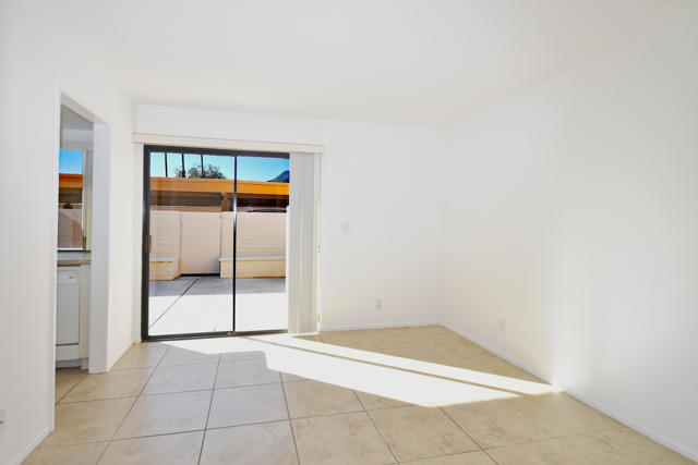 2217 Los Patos Drive, Palm Springs CA: https://media.crmls.org/mediaz/9de805ad-382f-461c-ac9b-d4708f138614.jpg