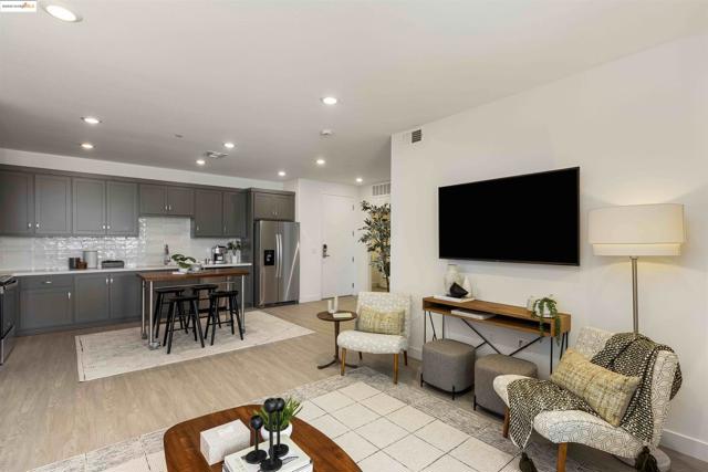 Image 6 of 15 For 500 Somi Ct.  307