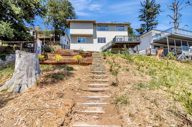 6827 Ridgewood Drive, Oakland CA: https://media.crmls.org/mediaz/9de89f8b-ea0d-4a2f-aa40-7e5f168db802.jpg