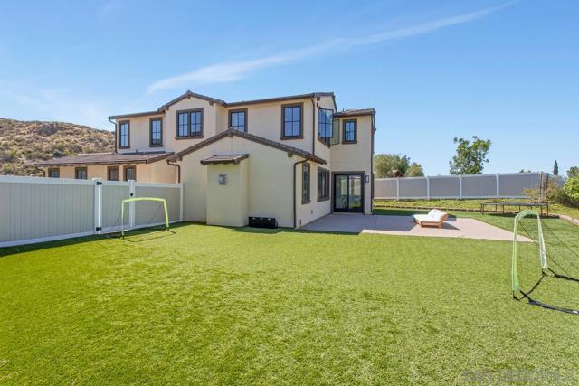 12410 Aria Ct, Poway CA: https://media.crmls.org/mediaz/9de94a3a-d701-4d11-b428-107a31f61380.jpg