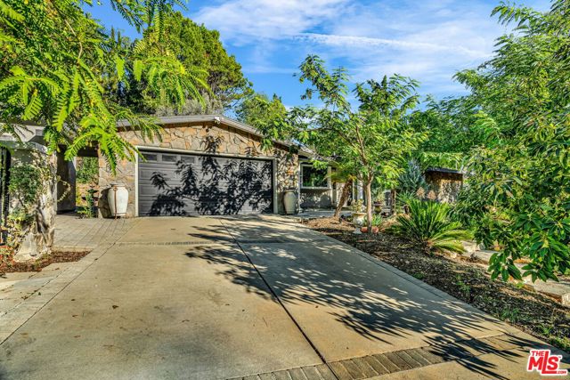 7170 Deveron Ridge Road, West Hills CA: https://media.crmls.org/mediaz/9de96dd6-a91f-4560-aa5b-f980041a7e2b.jpg