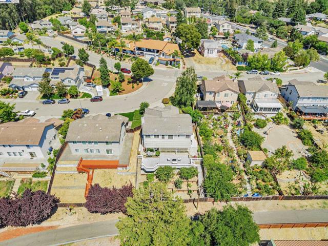 4069 Pergola CT, Castro Valley CA: https://media.crmls.org/mediaz/9de9e44f-df53-49a5-92f4-fe13cb94d230.jpg