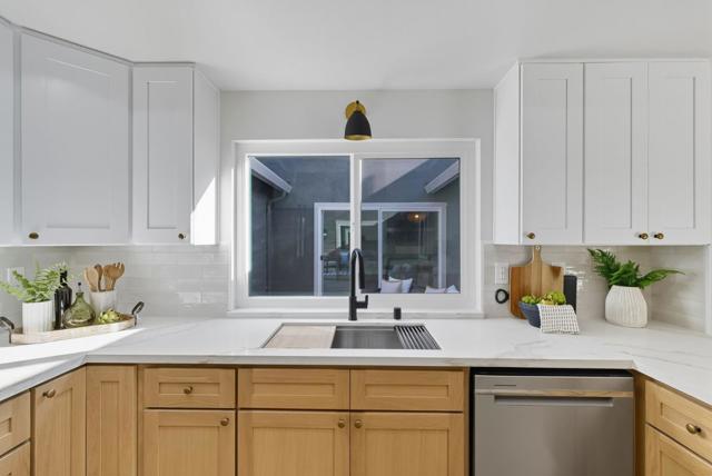 624 Montezuma Court, Walnut Creek CA: https://media.crmls.org/mediaz/9dea3a13-e3b5-44fd-85af-b8da9aab3620.jpg