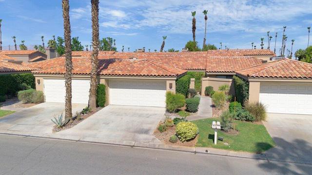 38380 Crocus Lane, Palm Desert CA: https://media.crmls.org/mediaz/9deac576-d9b3-4cac-b981-53ce487590b7.jpg