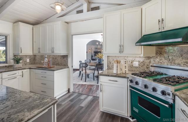 5333 Los Mirlitos, Rancho Santa Fe CA: https://media.crmls.org/mediaz/9dec084c-3524-4537-9020-55e00a7907ff.jpg