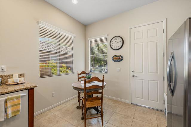 81708 Avenida De Baile, Indio CA: https://media.crmls.org/mediaz/9dec4254-87d0-49a6-b3a4-e21ea3ee065e.jpg
