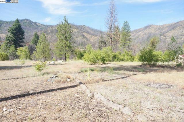 101 River Acres, Junction City CA: https://media.crmls.org/mediaz/9dec4331-b68a-4816-8601-5e2da4121ed0.jpg