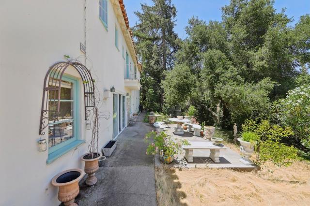 18211 Saratoga Los Gatos Road, Monte Sereno CA: https://media.crmls.org/mediaz/9dec76cb-7974-4515-b4f1-3bddc5f72e5c.jpg
