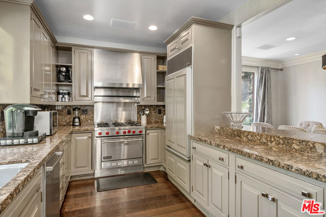10023 Westwanda Drive, Beverly Hills CA: https://media.crmls.org/mediaz/9deceaa0-e30f-4859-aa89-f806fa872d63.jpg