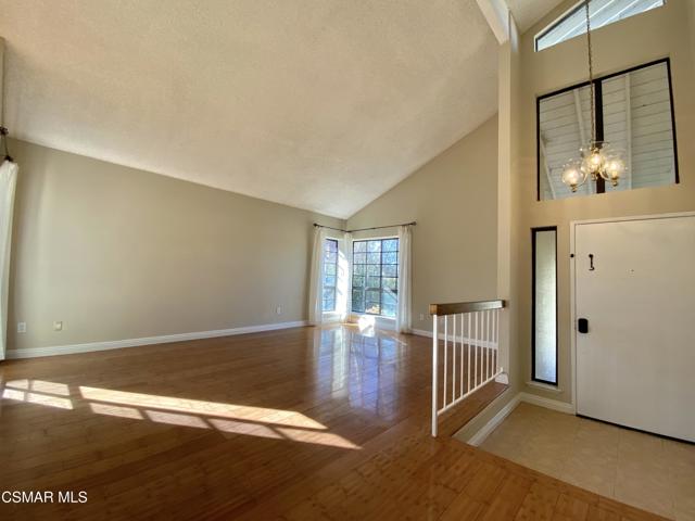 3432 Radcliffe Road, Thousand Oaks CA: https://media.crmls.org/mediaz/9ded45c9-8332-4ecb-9b88-dbce12e9cb25.jpg
