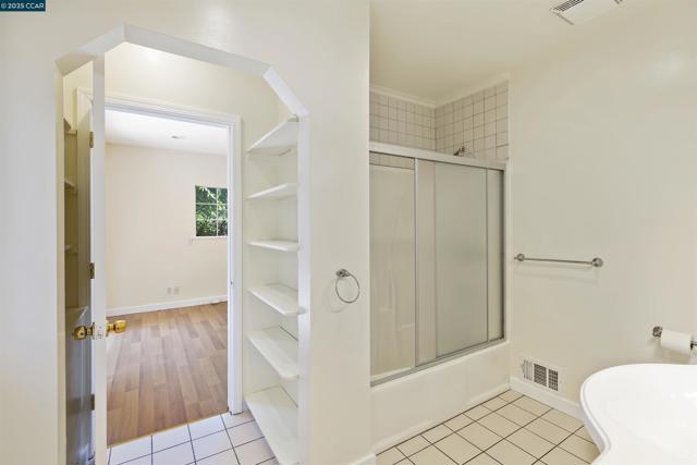 828 Bancroft Rd, Walnut Creek CA: https://media.crmls.org/mediaz/9dede89e-3d56-4d61-800f-cbee4ae2990f.jpg