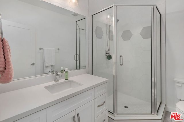 Image 31 of 39 For 17302 Lemay Street