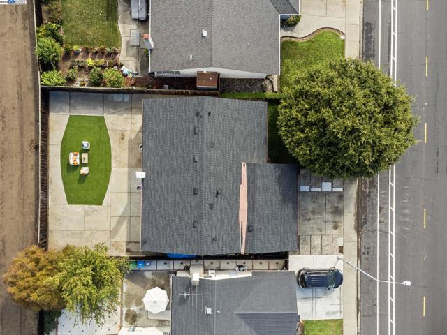 31314 San Andreas Dr, Union City CA: https://media.crmls.org/mediaz/9dee6a5e-cd41-4fe6-9988-8f07164f2548.jpg