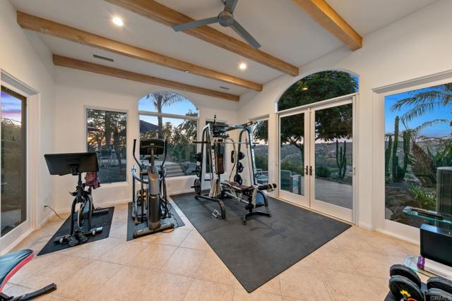 30330 Via Maria Elena, Bonsall CA: https://media.crmls.org/mediaz/9defc985-e9af-4ecf-8560-2165a4078f3f.jpg