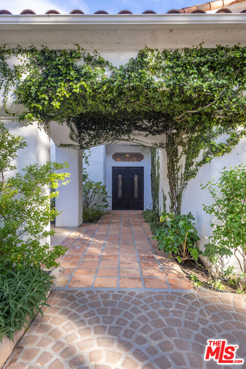 23407 W Copacabana Street, Malibu CA: https://media.crmls.org/mediaz/9df07dcd-e49d-4068-9f8b-55bba5fc7844.jpg