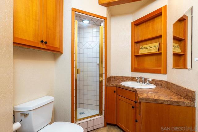 4470 Pine Ridge Avenue, Julian CA: https://media.crmls.org/mediaz/9df0e21e-36e6-4f63-afe1-11b0fd2b1470.jpg
