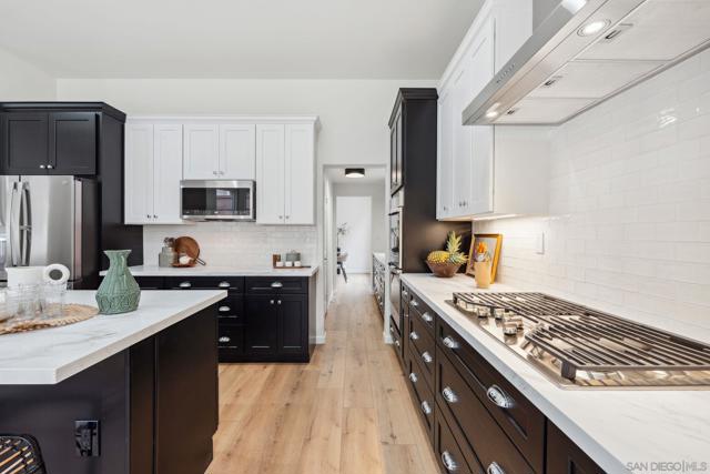 13133 Via Canyon Dr, San Diego CA: https://media.crmls.org/mediaz/9df0fe32-39ef-4c4c-99a6-b2f35af04e8b.jpg