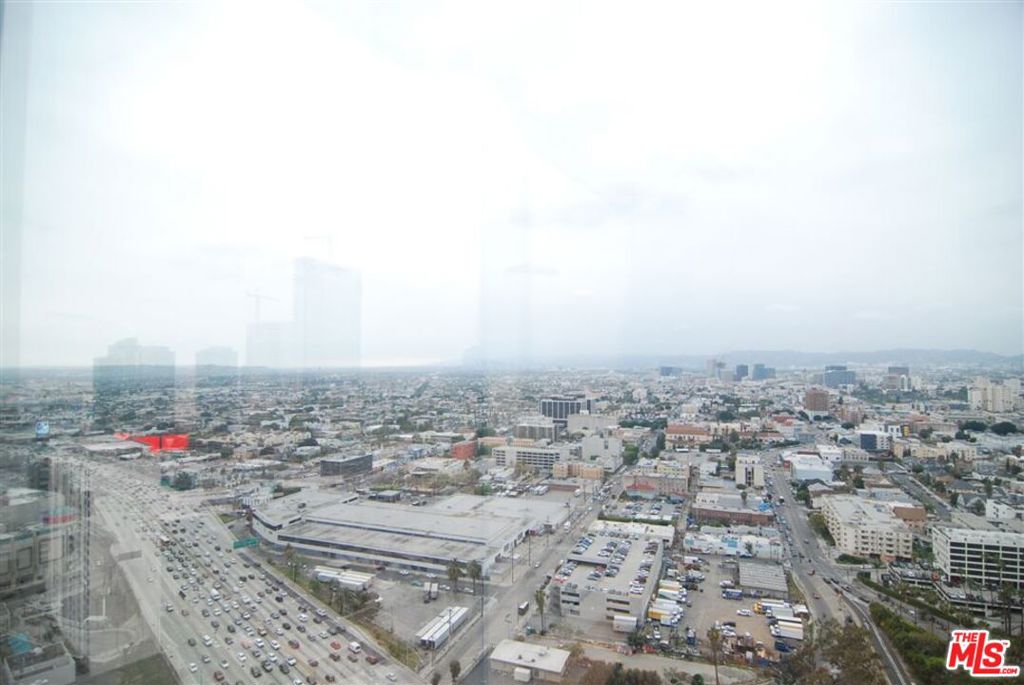 https://media.crmls.org/mediaz/9df1231d-72fb-426c-89aa-0e6798f035b5.jpg?preset=X-Large