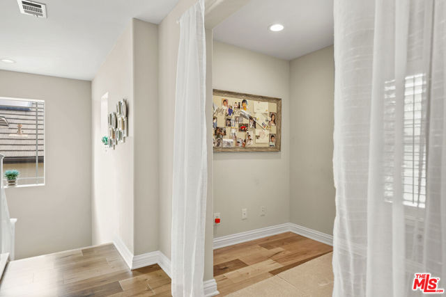 26505 Thackery Lane, Stevenson Ranch CA: https://media.crmls.org/mediaz/9df227a8-8a7d-4d55-b9a7-ab257ff5bc97.jpg