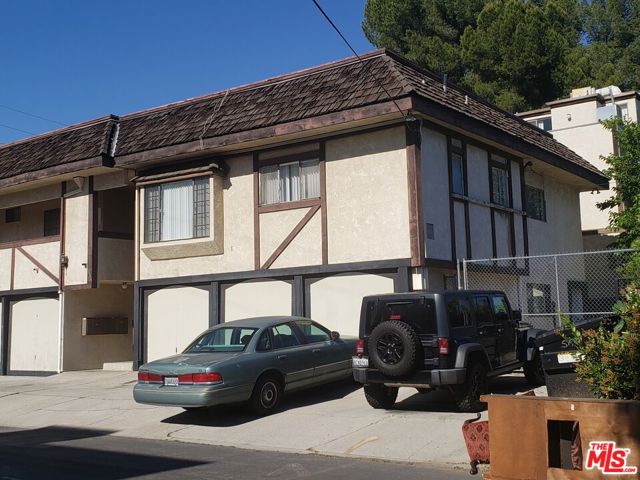 5170 N Columbus Avenue, Sherman Oaks CA: https://media.crmls.org/mediaz/9df231db-ac67-4a66-b0a6-73496c364737.jpg
