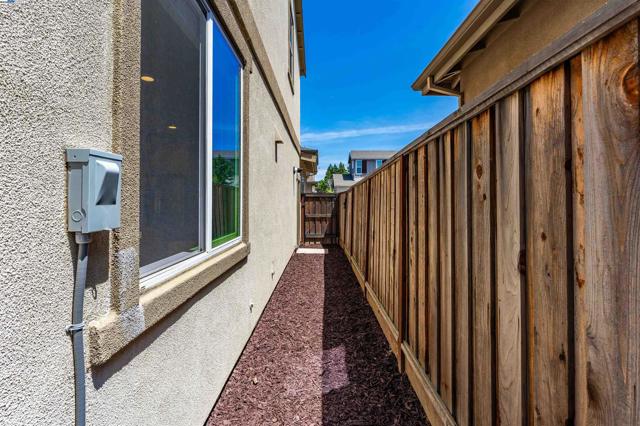 Image 31 of 38 For 2336 Endeavor Way