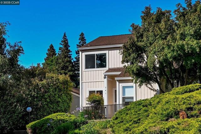 341 Scottsdale Rd., Pleasant Hill CA: https://media.crmls.org/mediaz/9df2927a-db76-44f1-b556-0d7276d74eb1.jpg