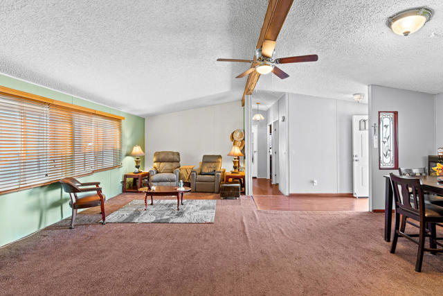 2342 Sand Jewel Avenue, Thermal CA: https://media.crmls.org/mediaz/9df369fb-eab4-4408-b27d-ae18f8d90374.jpg