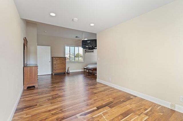 2421 Valley View Road, Hollister CA: https://media.crmls.org/mediaz/9df42c4a-c63d-4639-9a78-2b336082f6e9.jpg
