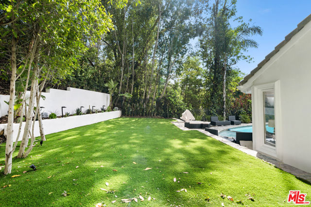 16221 Elisa Place, Encino CA: https://media.crmls.org/mediaz/9df47aa3-b77b-4c23-8f20-b6c23548d099.jpg