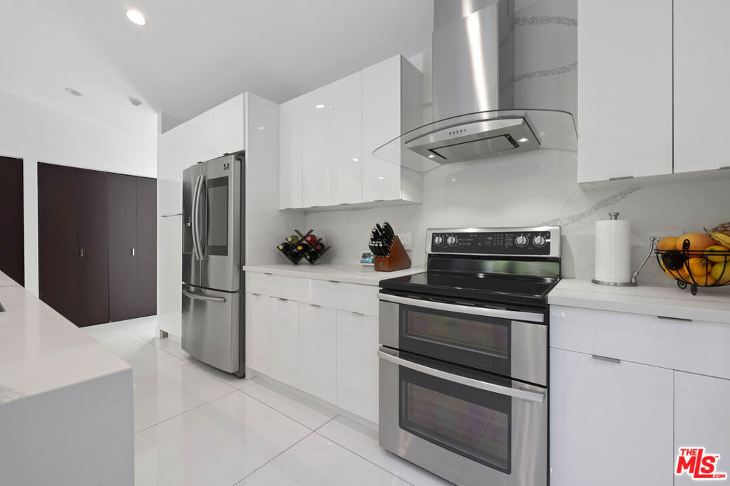 1318 N Beachwood DriveBurbank img 4