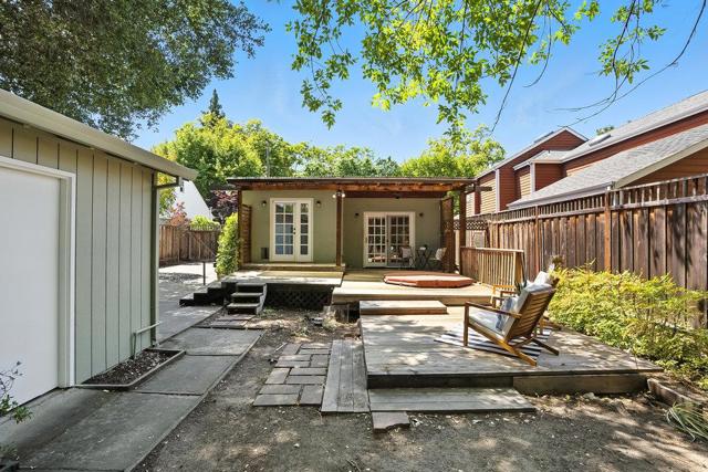 333 Stanford Avenue, Palo Alto CA: https://media.crmls.org/mediaz/9df4cccd-a719-459c-bdeb-717d2a66b1f3.jpg