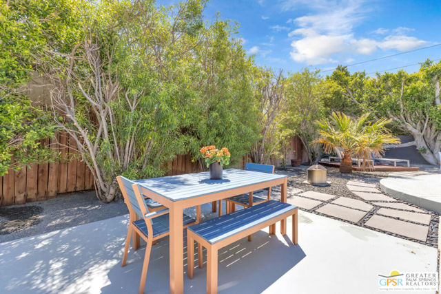 67795 Medano Road, Cathedral City CA: https://media.crmls.org/mediaz/9df63ba2-477e-4ce5-af2b-b742ee78e494.jpg