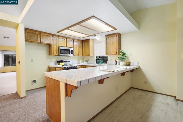 Image 5 of 32 For 2124 Hacienda St