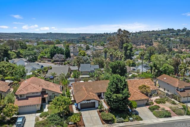 2663 Sutter St, Carlsbad CA: https://media.crmls.org/mediaz/9df73ee0-6917-4ca7-a687-5c65aa99095d.jpg