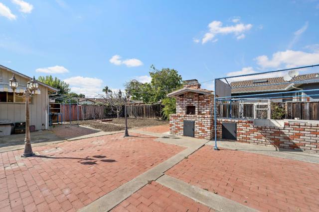 6137 Oak Forest Way, San Jose CA: https://media.crmls.org/mediaz/9df76cb9-0192-49c4-9efe-9b9c9da50459.jpg