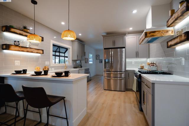 415 W 9Th St, Antioch CA: https://media.crmls.org/mediaz/9df7a192-cceb-4b25-b7a9-aed76ee4794d.jpg