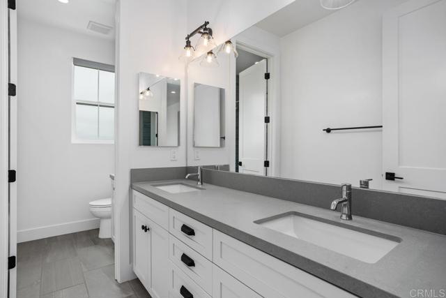 1215 Stonemark Place, Vista CA: https://media.crmls.org/mediaz/9df80e13-9c6c-4887-b9f5-93b3f9ba7190.jpg